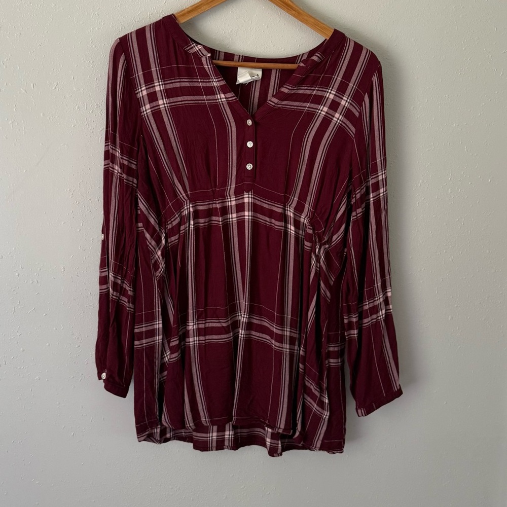 LED Plaid Burgundy Women's Maternity Top Size Medium
